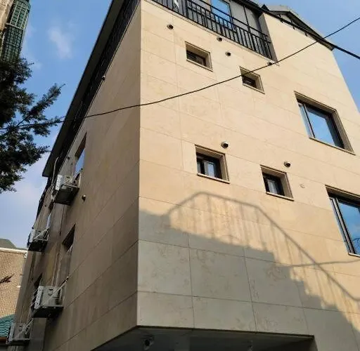 A Neat New House With A Walkway 102